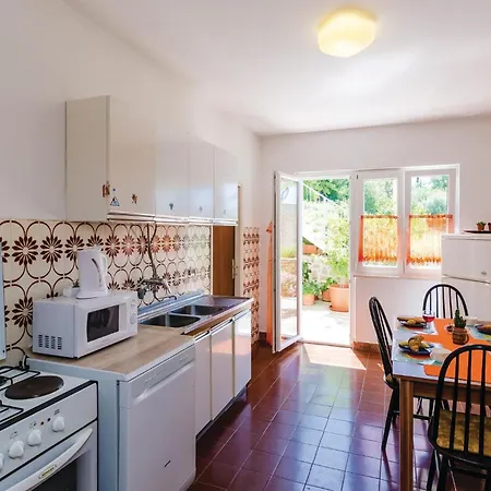 Beautiful Apartment In Brsecine With Kitchen